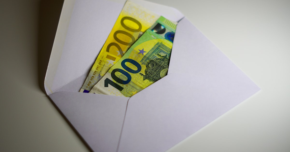 The Cash Envelope System Explained: How It Works and Whether It's Right for You — cover image