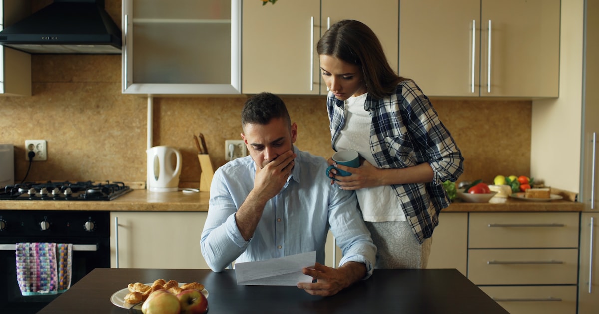 How to Set Financial Boundaries With Family When Money Is Tight — cover image